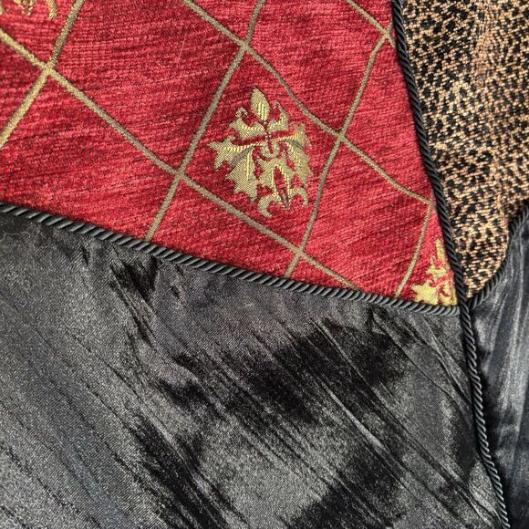 VILLA BACCI Tree Skirt 56” Tweed Fur Trimmed Animal Print And Red On Black - Picture 3 of 7